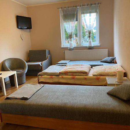 Pod Lipami Hostel Kolczyglowy Bagian luar foto